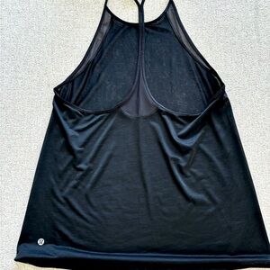Never worn Lululemon Black tank size 6 lightweight
